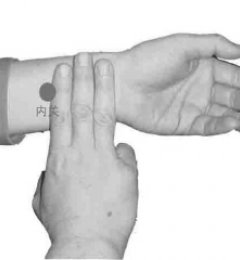 �ڹ�Ѩ�δ�������İ���