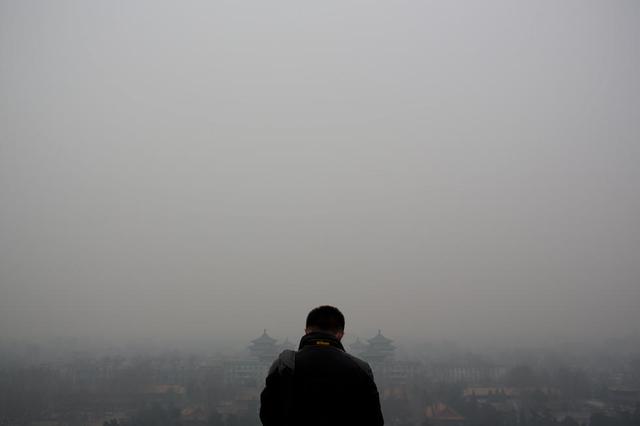 据环保部门及气象部门预测,未来三天内北京空气重污染态势还将持续