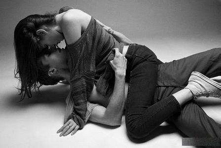 Ů�˶������Բ����ı�����Ͷ��