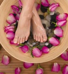 ������ˮ�ݽţ�ʤ�Բ�ҩ