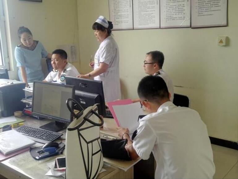 感冒服用小儿氨酚黄那敏颗粒,注意用药时间和品牌