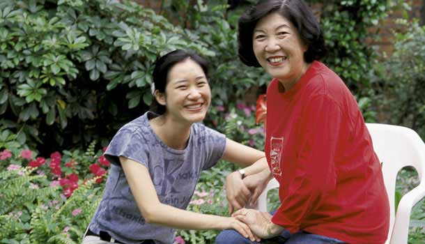 女人40后让肌肤象20岁一样紧致有弹性