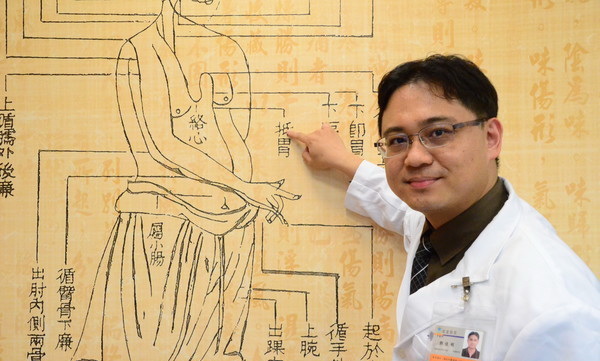 怕孩子长不高 中医转骨来帮忙