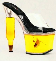 Ů�Գ��ڴ��߸�Ь ���ܵ����պ��������