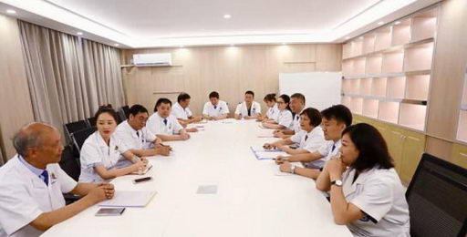 别再让白癜风耽误孩子了!看看上海江城皮肤病医院专家怎么说?