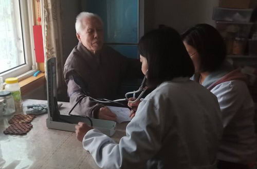 贴心服务进家门——南京肛泰中医医院入户走访送温暖