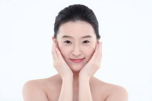 软葆康天然维生素E软胶囊揭开肌肤年轻的秘密