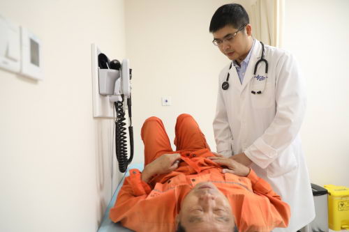 青浦区卫健委携手德达为上海隧道百名建设者提供健康公益筛查服务