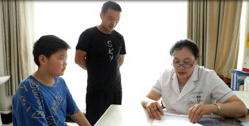 四川乐山对白癜风家庭开展精准扶贫