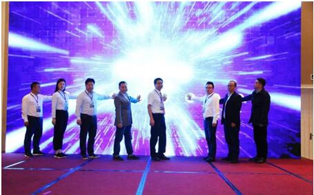 致每一个家庭的守护者 前列康用行动守护男人健康