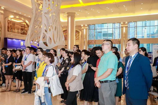 大手笔!同时引进四台术中OCT导航显微镜 普瑞眼科显微手术从此迈入微米精准新时代