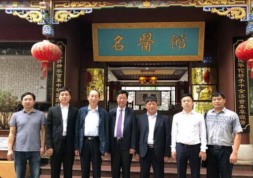 2019盆底疾病论坛落幕,参会专家莅临昆明东大肛肠医院参观