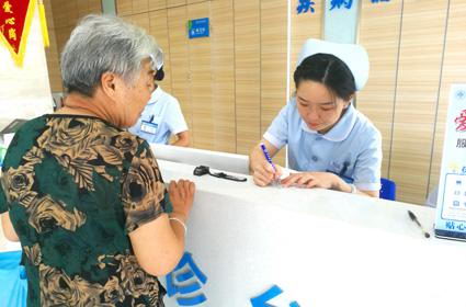 昆明东大肛肠医院好吗?医生提醒,老人超过三日不排便小心肠梗阻