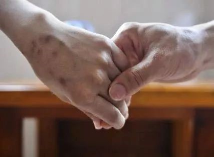 北京华佑医院提醒您:成瘾为何难以戒除?都是心瘾在作怪!