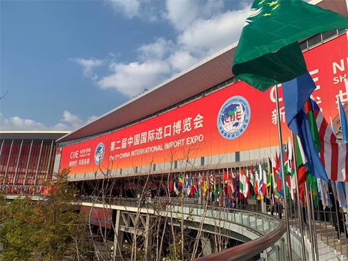 妙健康健康监测一体机亮相进博会,引领行业科技发展方向