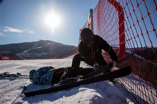 得了膝关节炎能滑雪吗?海力达建议患者尽量避免