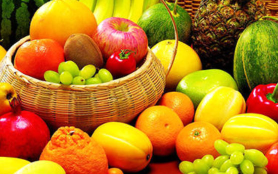 水果或绿叶蔬菜 是补充身体所需营养素的纯天然食物