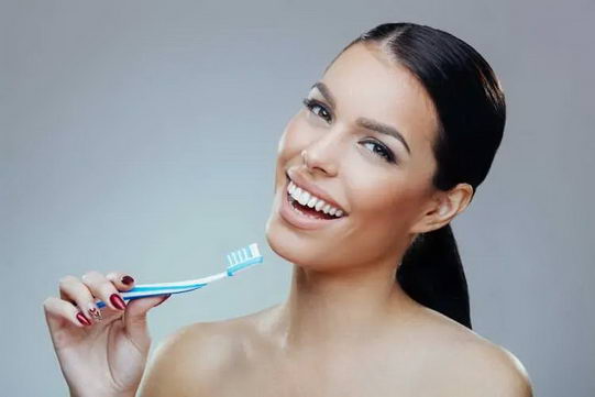 牙刷、漱口杯不换不洗，长期恐影响健康！
