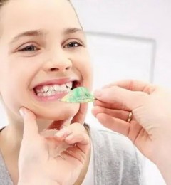 孩子牙齿不整齐 可能会越长越歪 恐影响咀嚼与睡眠！