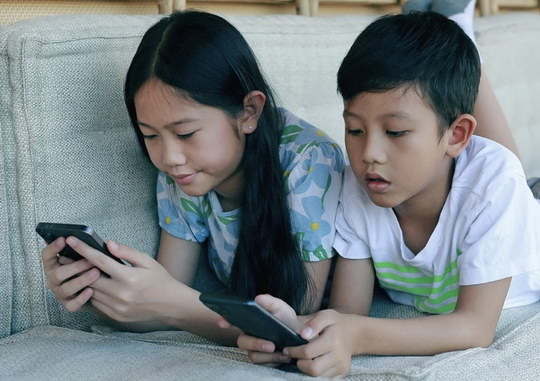 亲情无私而伟大 兄弟姊妹间为何互相争宠、比较?