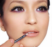 画新娘妆的流程,做个完美新娘